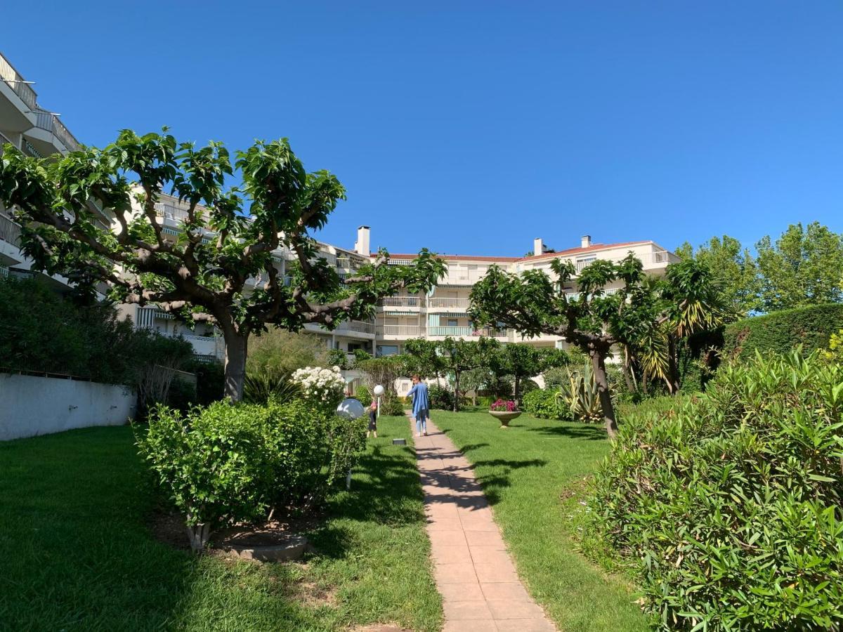 Studio De Standing Climatise, Avec Piscine, Proche De La Mer Fréjus Εξωτερικό φωτογραφία