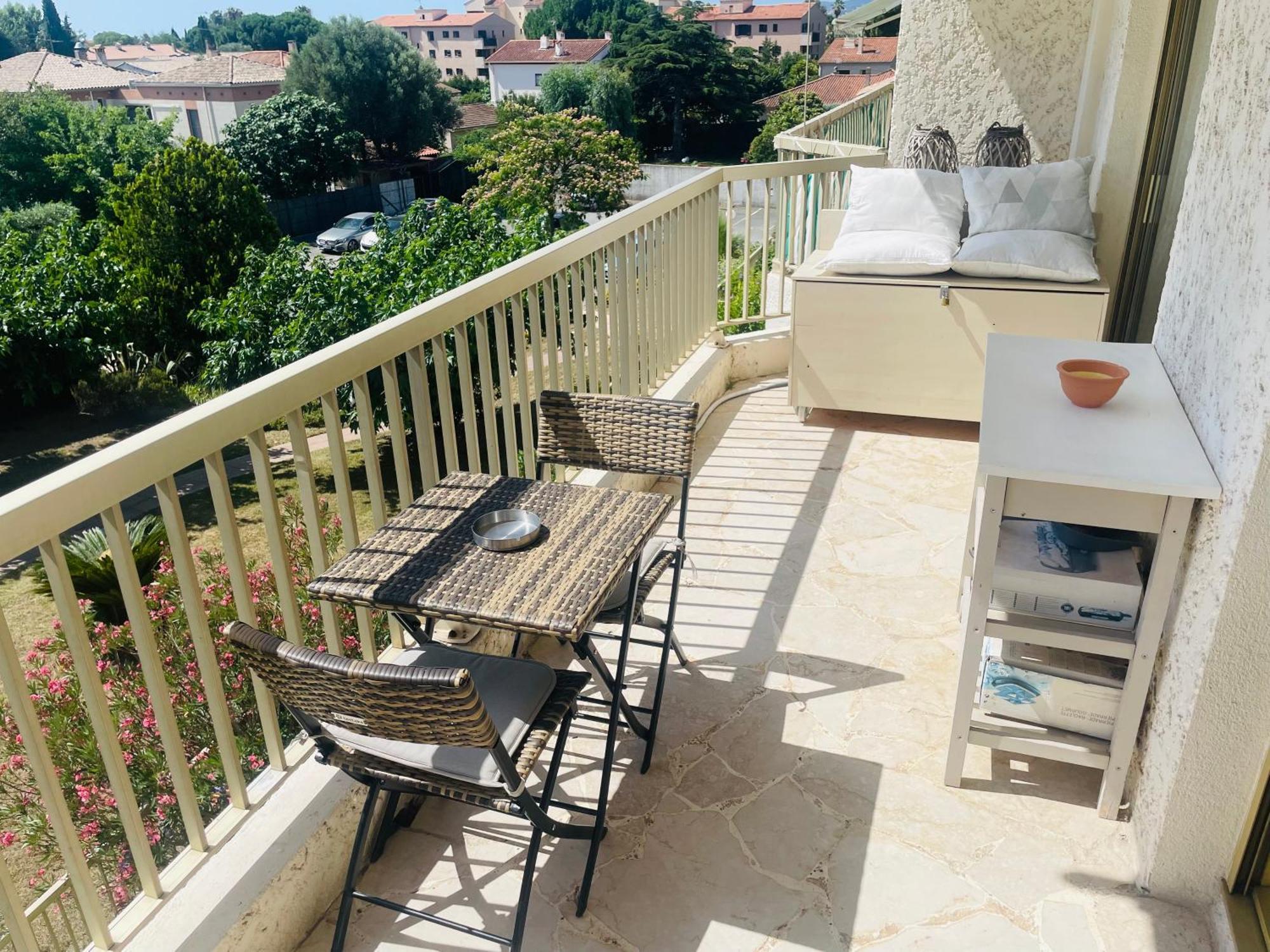 Studio De Standing Climatise, Avec Piscine, Proche De La Mer Fréjus Εξωτερικό φωτογραφία